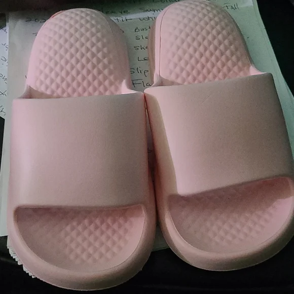 Women's slippers. - Picture 7 of 7